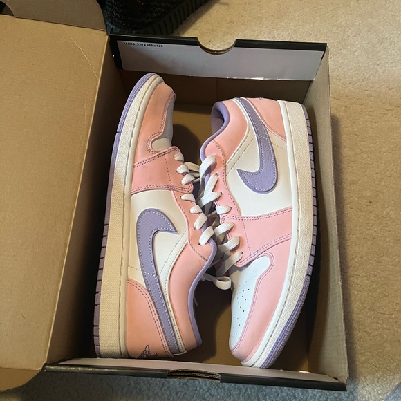 Nike Air Jordan 1 Retro Low - Picture 1 of 2